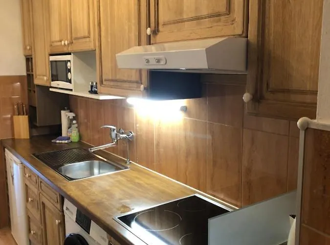 Haus Foehrenwald Апартаменти *