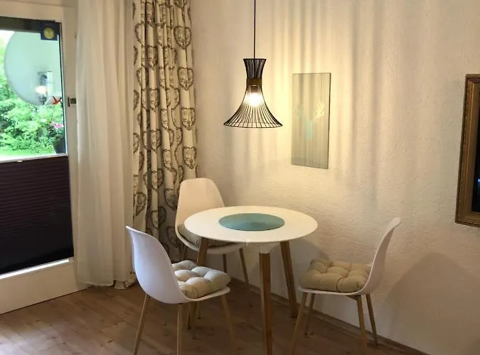 Апартаменти Haus Foehrenwald *